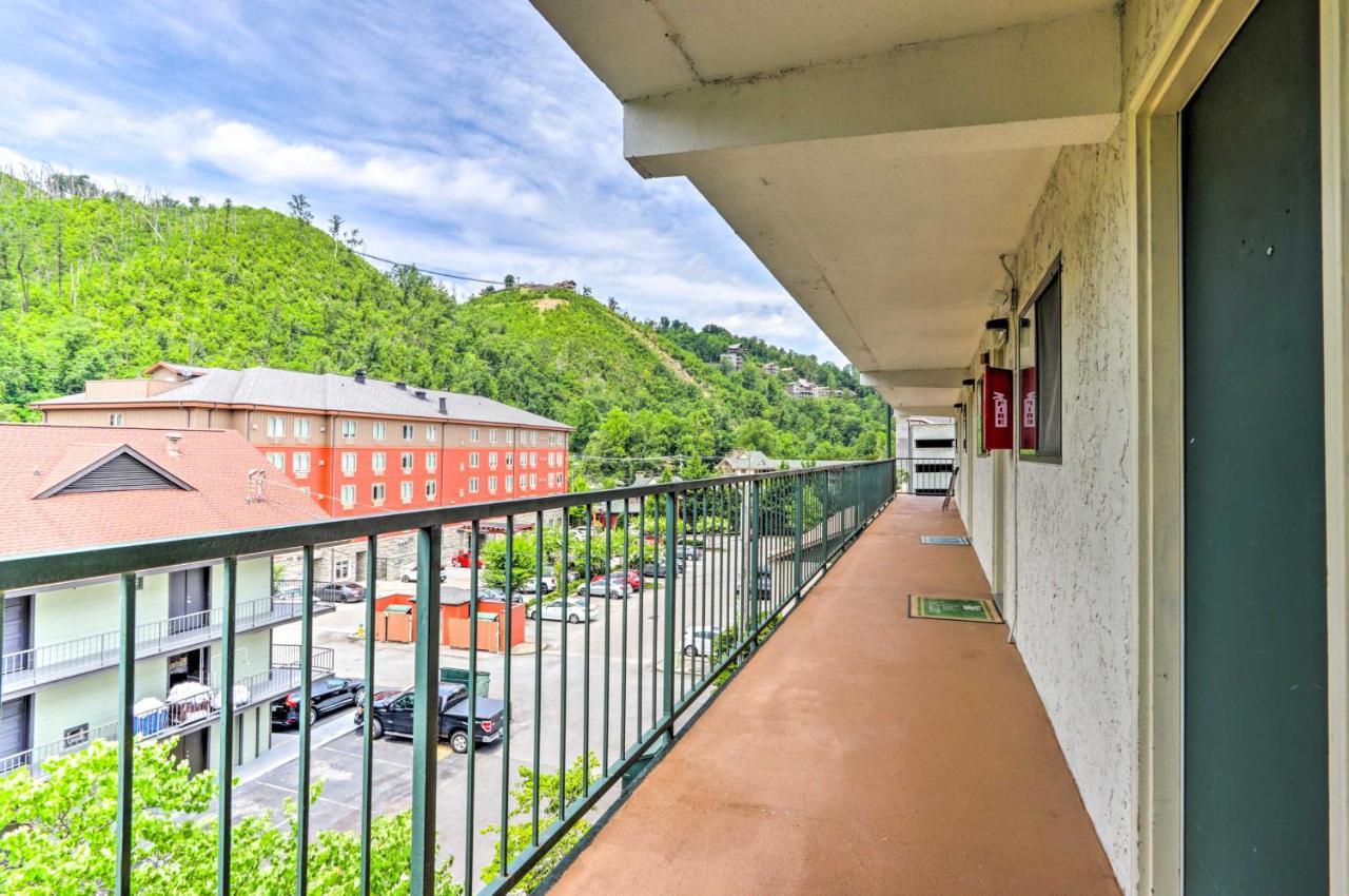 Condo With Balcony, Walk To Dtwn Gatlinburg Fun Exteriér fotografie